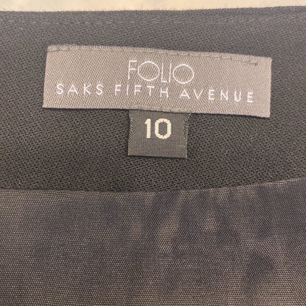 Saks fifth Avenue, folio wrap skirt,like new condition , measurements in photos - Picture 6 of 9